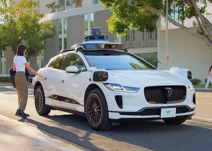 Waymo отримала важливий дозвіл на перевезення пасажирів