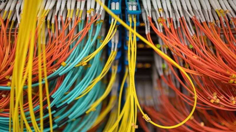 Ethernet залишається ключовою мережевою технологію для датацентрів ШІ