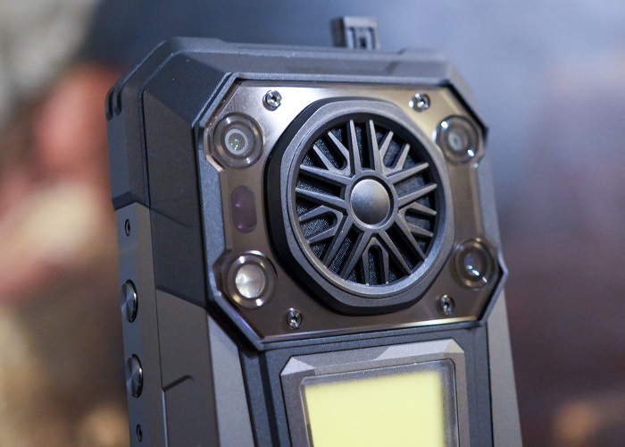 Oukitel представив захищений смартфон з прикурювачем