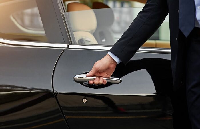 Airbnb запустила послугу приватного таксі