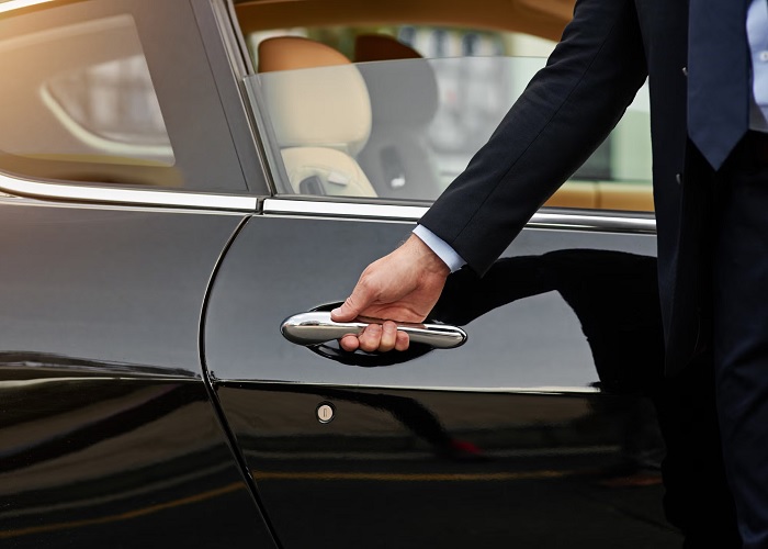 Airbnb запустила послугу приватного таксі