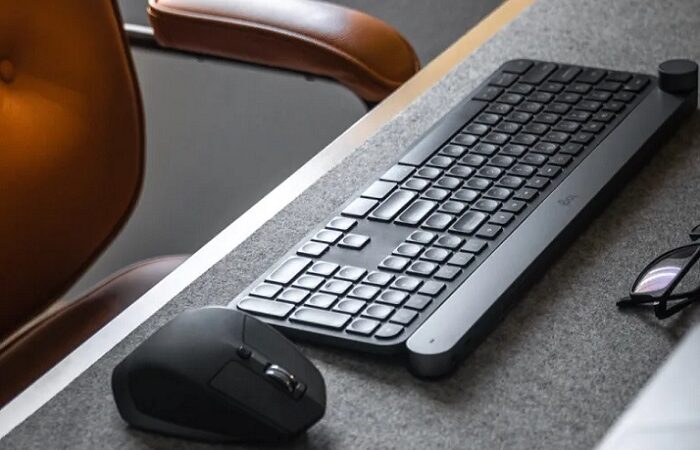 Meta буде стежити за «кожним рухом миши» своїх співробітників