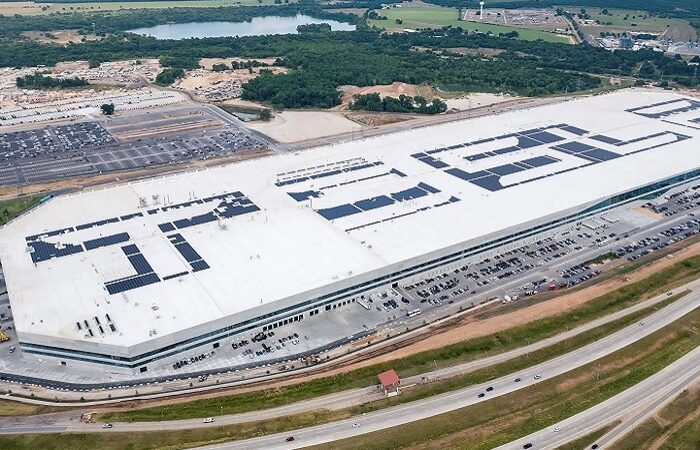 Tesla звільнила кожного п’ятого працівника заводу в Техасі