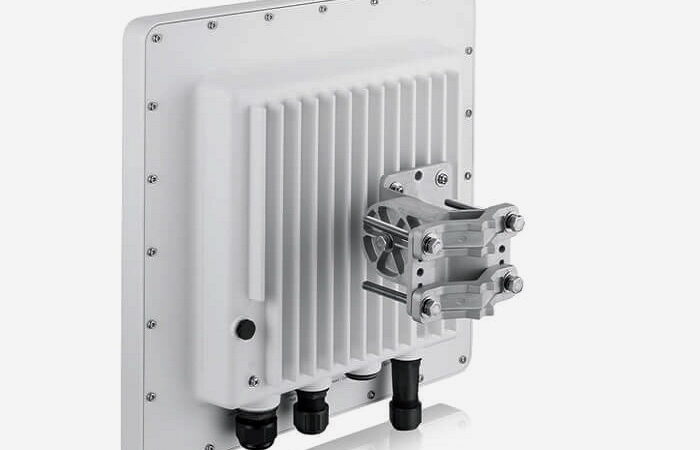 Zyxel випустила тридіапазонну точку доступу для роботи в складних промислових умовах