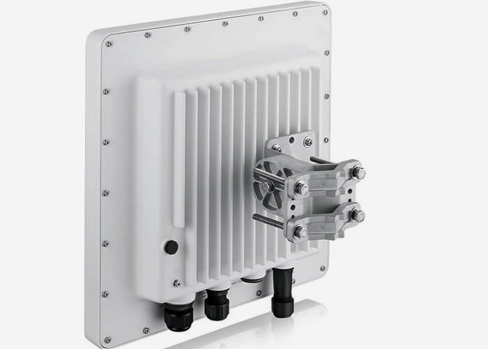 Zyxel випустила тридіапазонну точку доступу для роботи в складних промислових умовах