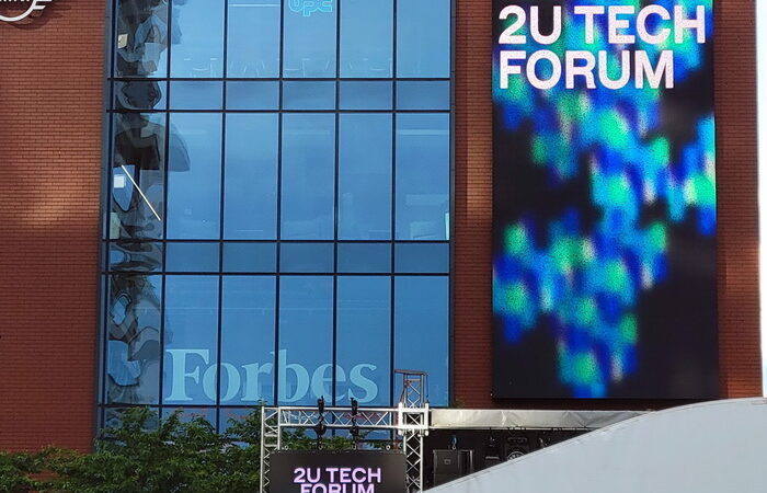 На київському форумі 2U Tech напрямок AI Stage модерував ШІ-асистент Оріон